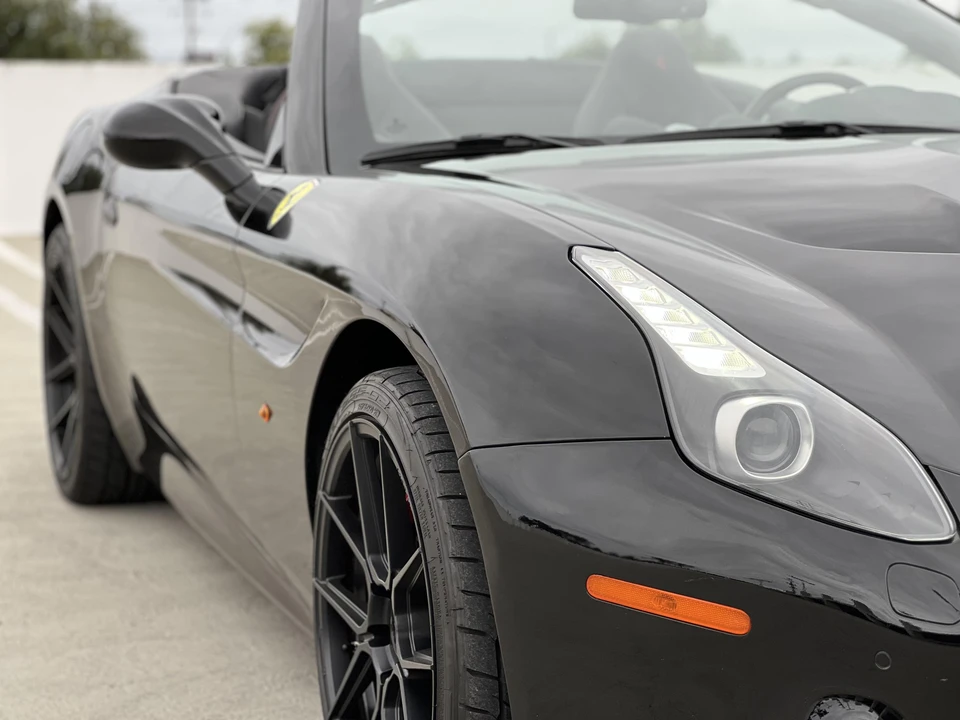 2017 Ferrari California T - Image 20 of 31