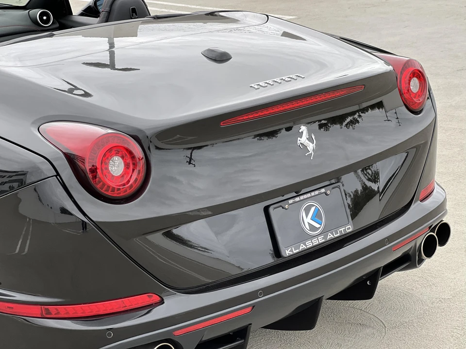 2017 Ferrari California T - Image 27 of 31
