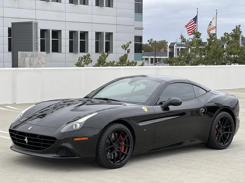 2017 Ferrari California T - Image 7 of 31