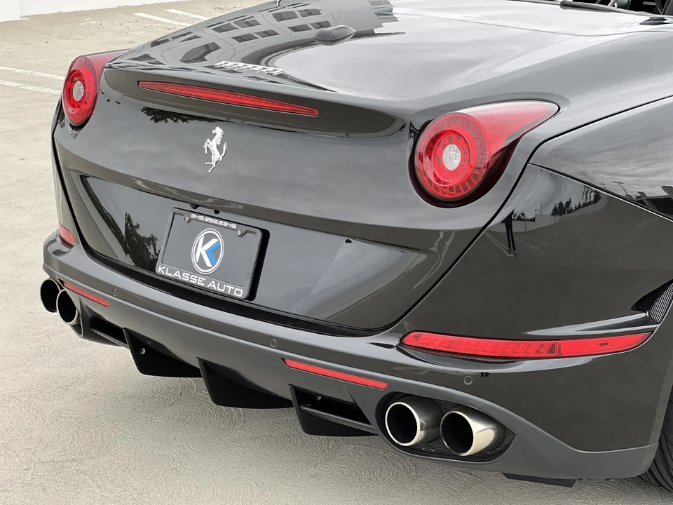 2017 Ferrari California T - Image 28 of 31