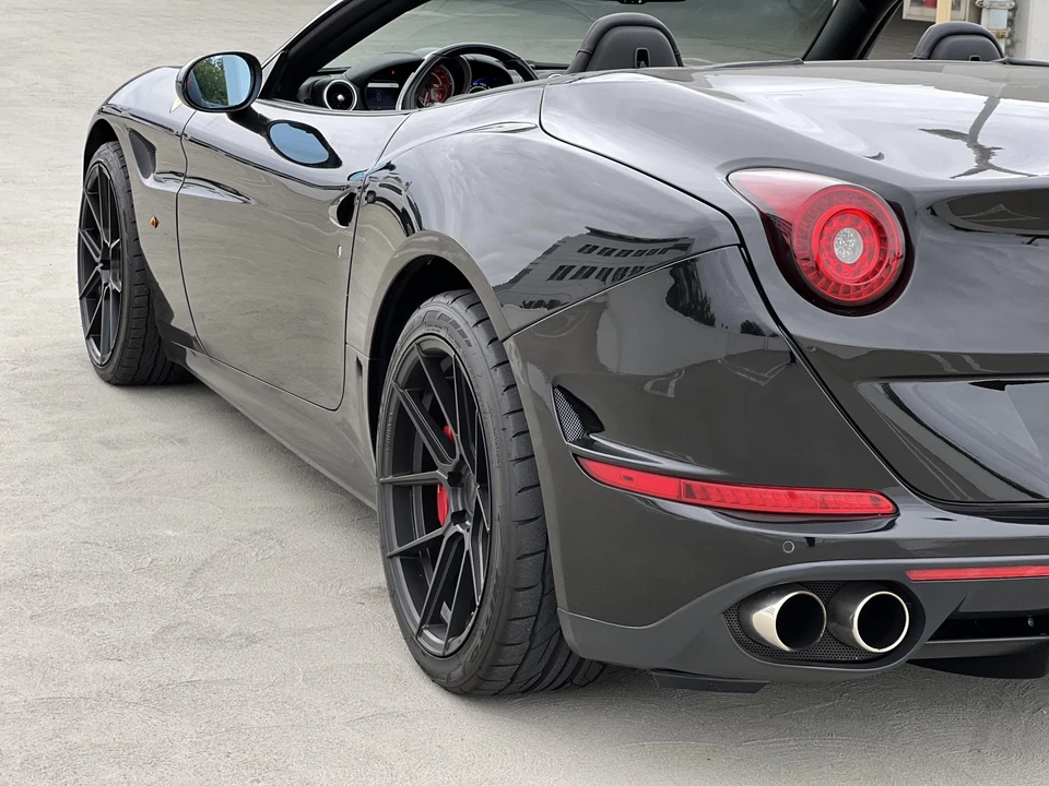 2017 Ferrari California T - Image 25 of 31