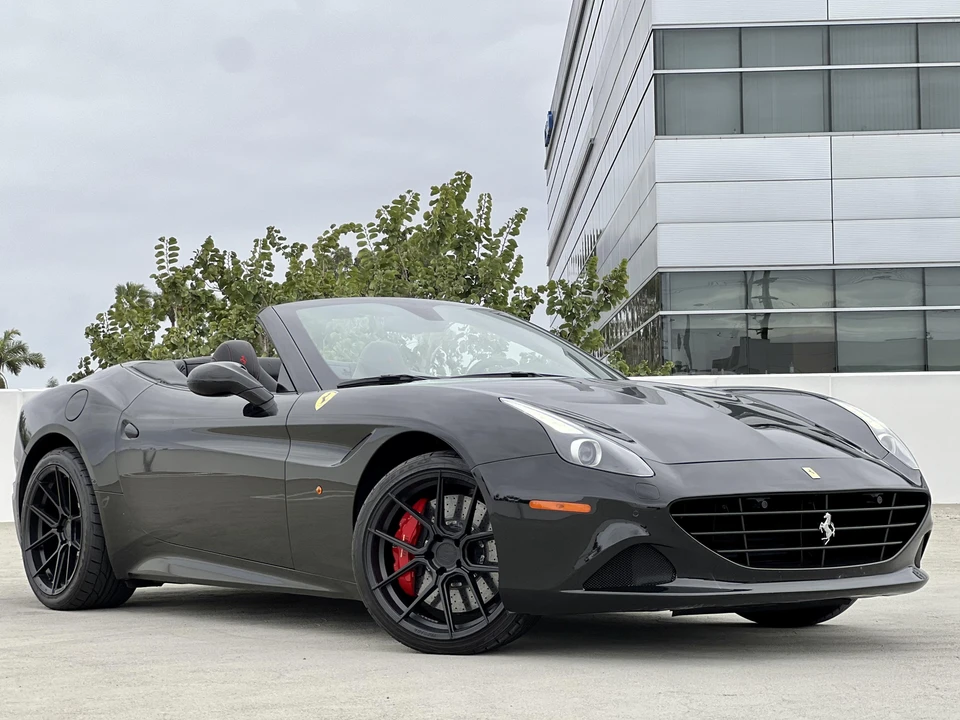 2017 Ferrari California T - Image 17 of 31
