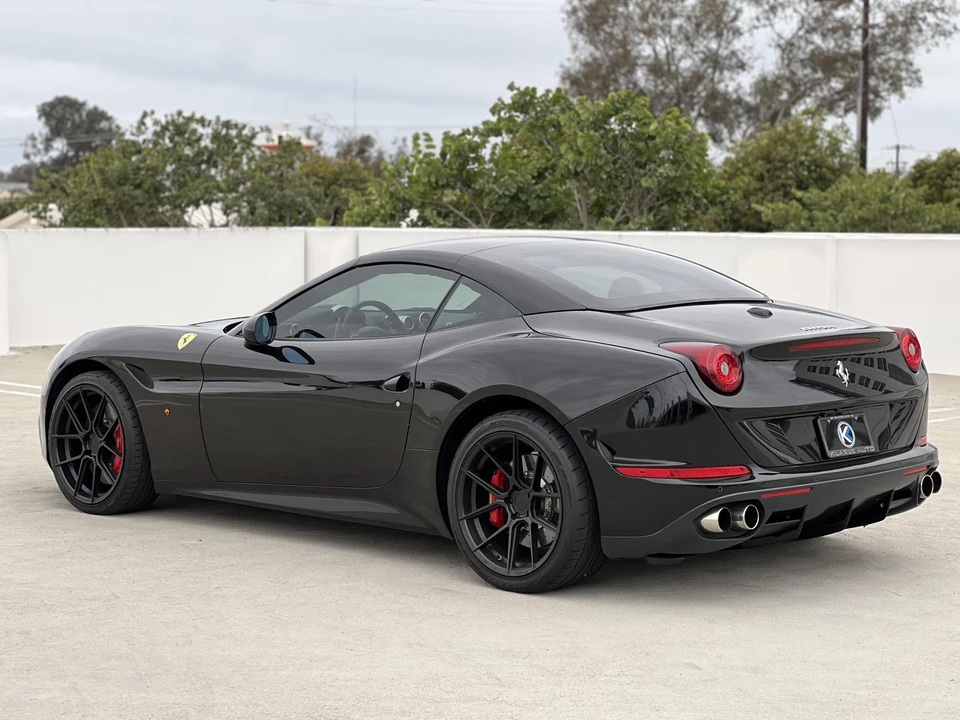 2017 Ferrari California T - Image 11 of 31