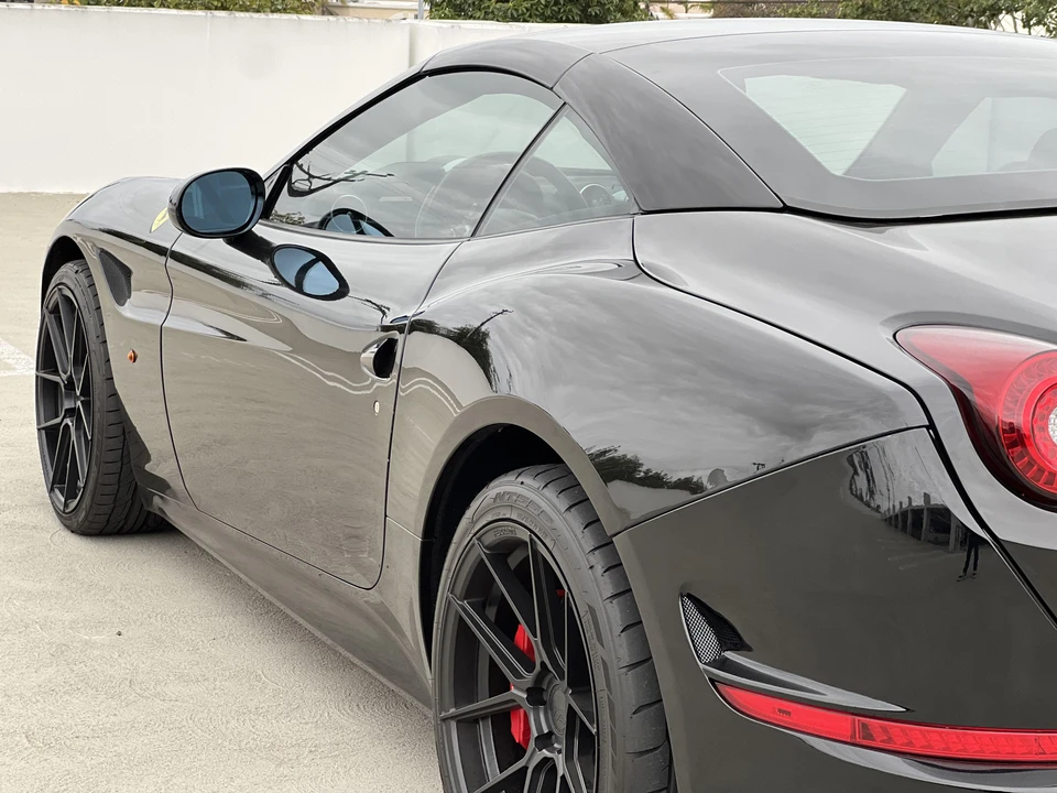 2017 Ferrari California T - Image 24 of 31