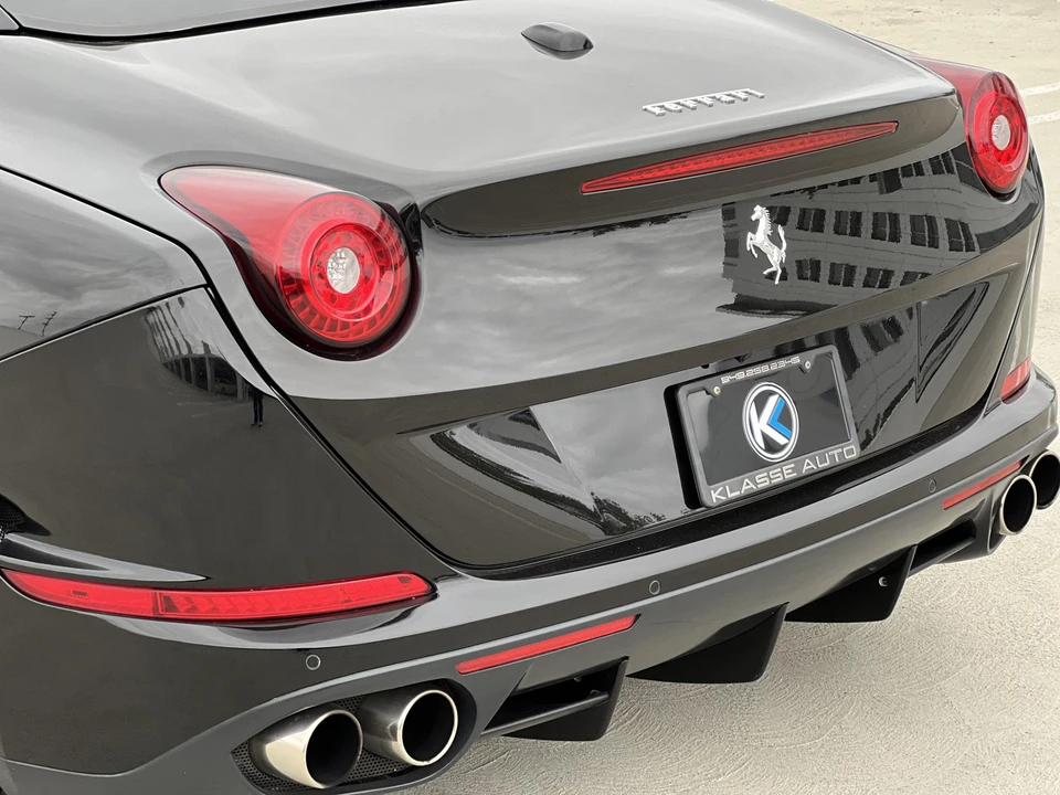 2017 Ferrari California T - Image 26 of 31