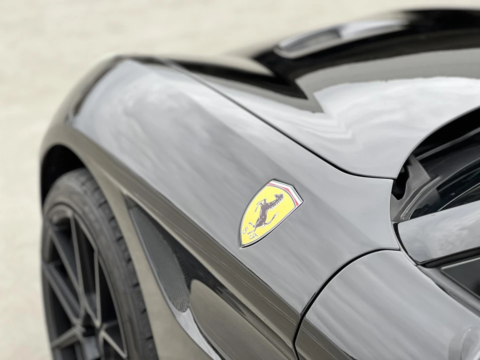 2017 Ferrari California T - Image 23 of 31