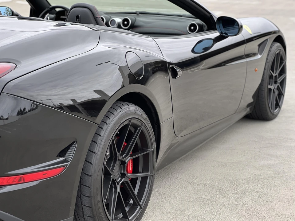 2017 Ferrari California T - Image 29 of 31