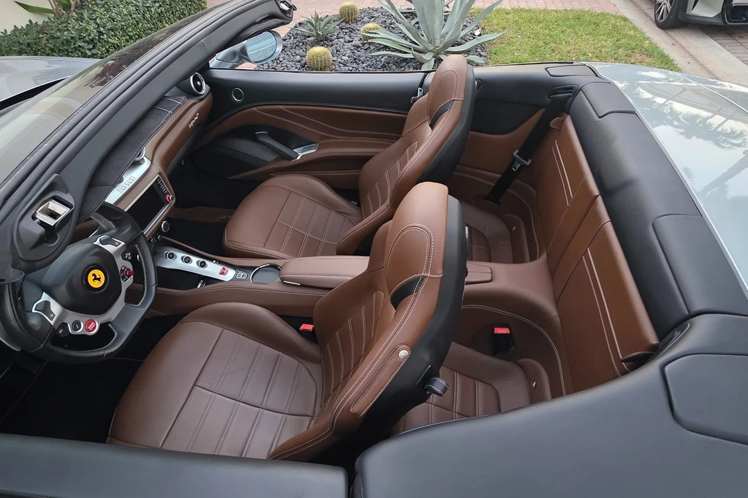2017 Ferrari California T - Image 7 of 12