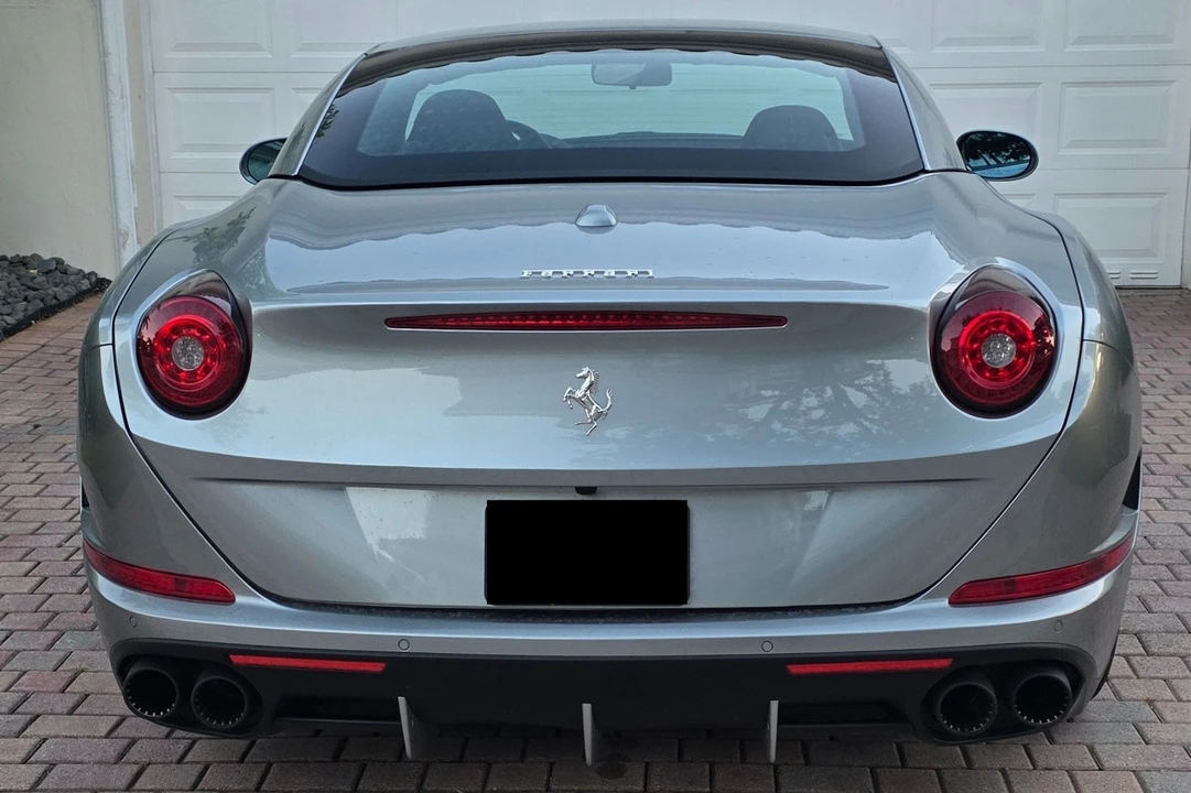 2017 Ferrari California T - Image 6 of 12