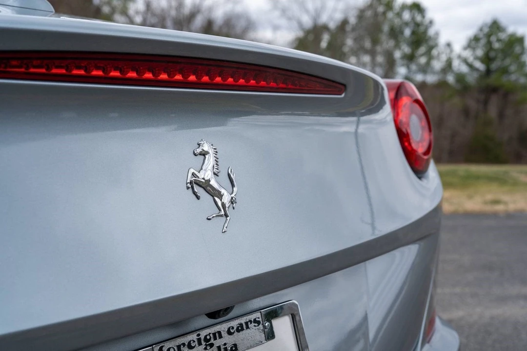 2017 Ferrari California T - Image 17 of 31