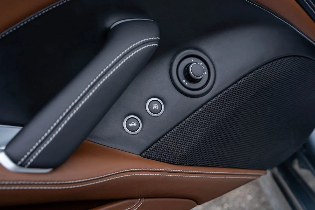 2017 Ferrari California T - Image 29 of 31