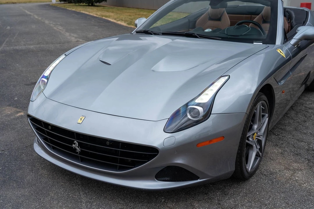 2017 Ferrari California T - Image 27 of 31