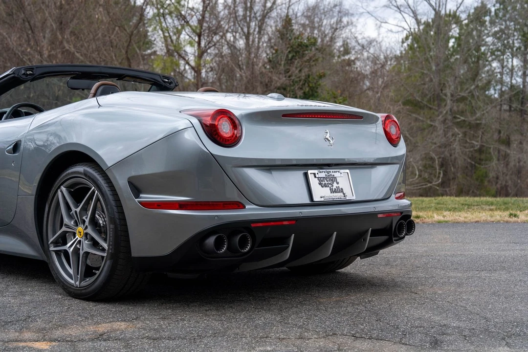 2017 Ferrari California T - Image 22 of 31