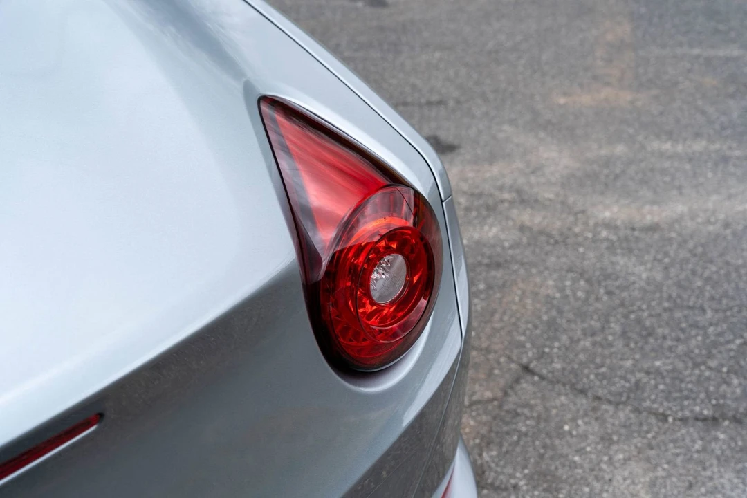 2017 Ferrari California T - Image 18 of 31