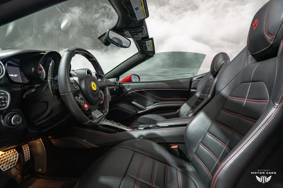 2017 Ferrari California T - Image 8 of 16