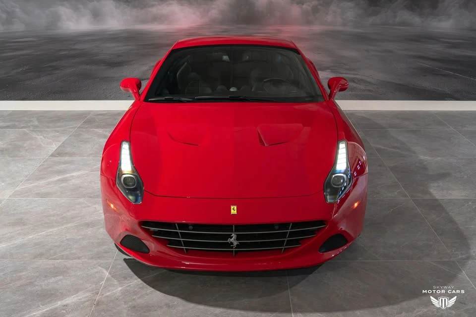 2017 Ferrari California T - Image 5 of 16