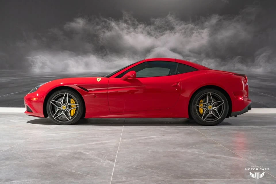 2017 Ferrari California T - Image 3 of 16