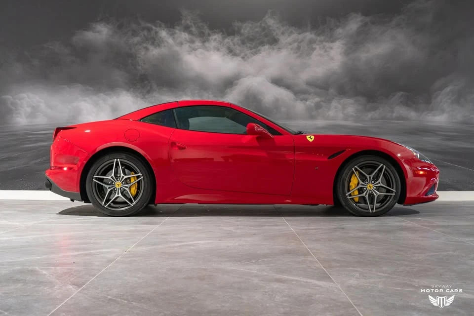 2017 Ferrari California T - Image 4 of 16