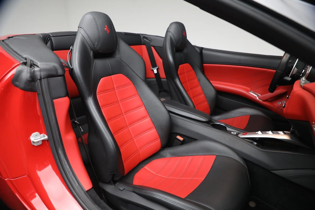 2017 Ferrari California T - Image 19 of 31