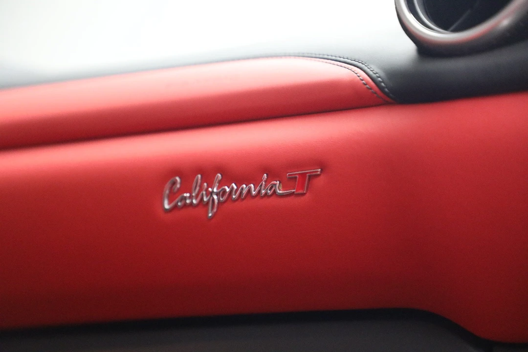 2017 Ferrari California T - Image 23 of 31