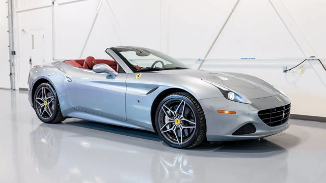 2017 Ferrari California T - Image 13 of 16
