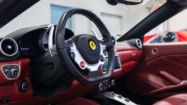 2017 Ferrari California T - Image 7 of 16