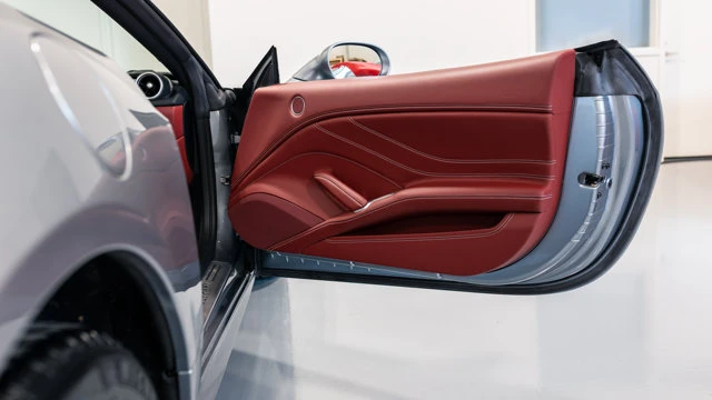 2017 Ferrari California T - Image 12 of 16