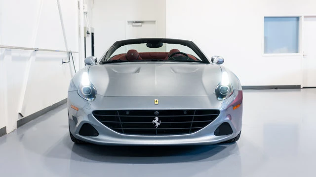 2017 Ferrari California T - Image 3 of 16