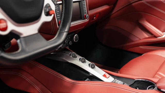 2017 Ferrari California T - Image 8 of 16