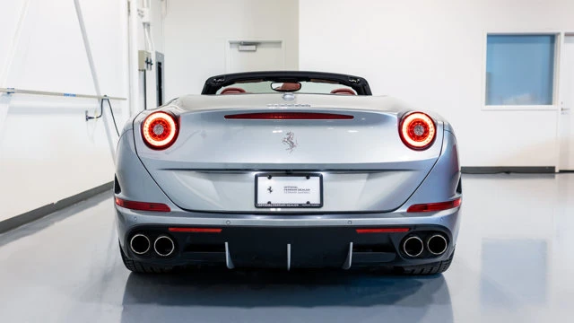 2017 Ferrari California T - Image 15 of 16