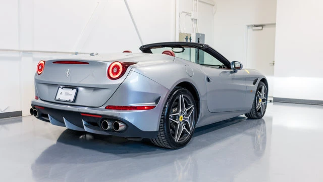 2017 Ferrari California T - Image 16 of 16