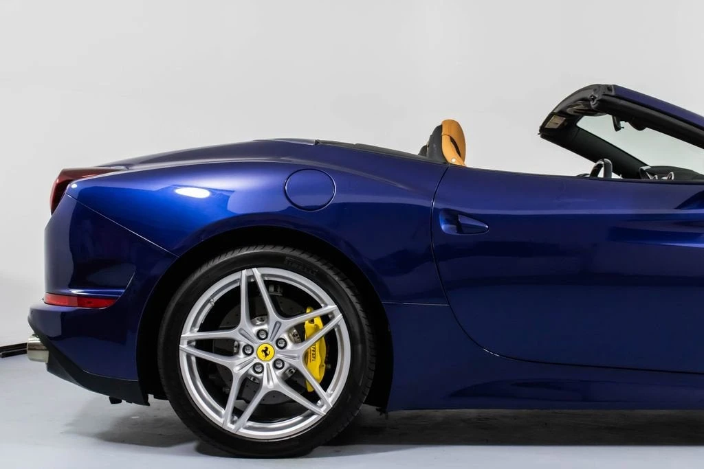 2017 Ferrari California T - Image 17 of 31