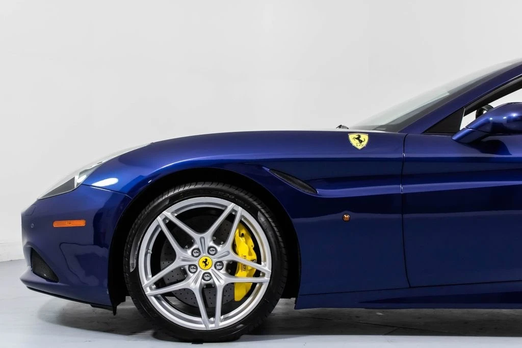 2017 Ferrari California T - Image 28 of 31