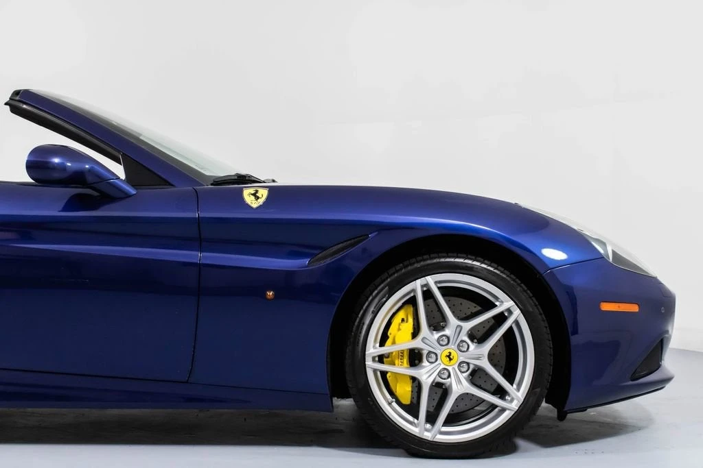 2017 Ferrari California T - Image 16 of 31