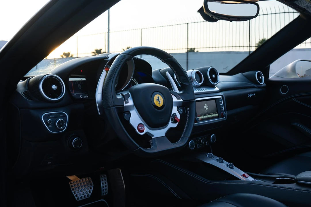 2017 Ferrari California T - Image 22 of 31