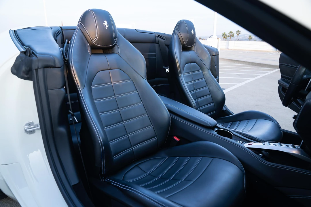 2017 Ferrari California T - Image 23 of 31