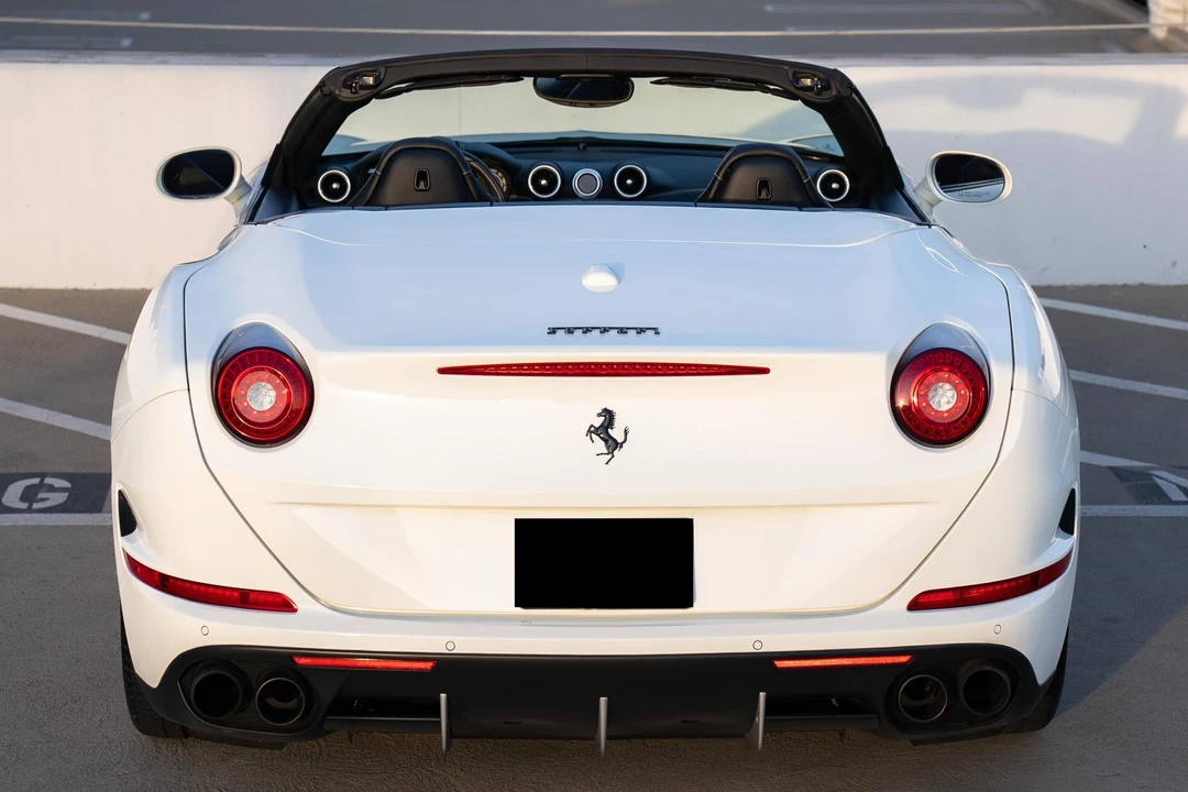 2017 Ferrari California T - Image 5 of 31