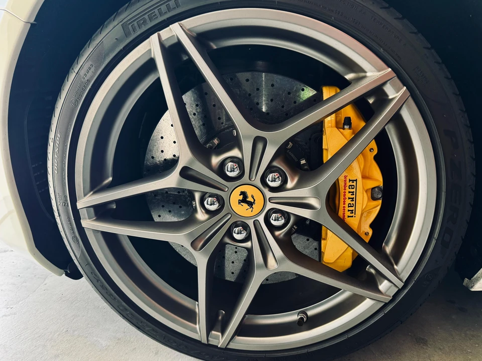 2017 Ferrari California T - Image 18 of 31