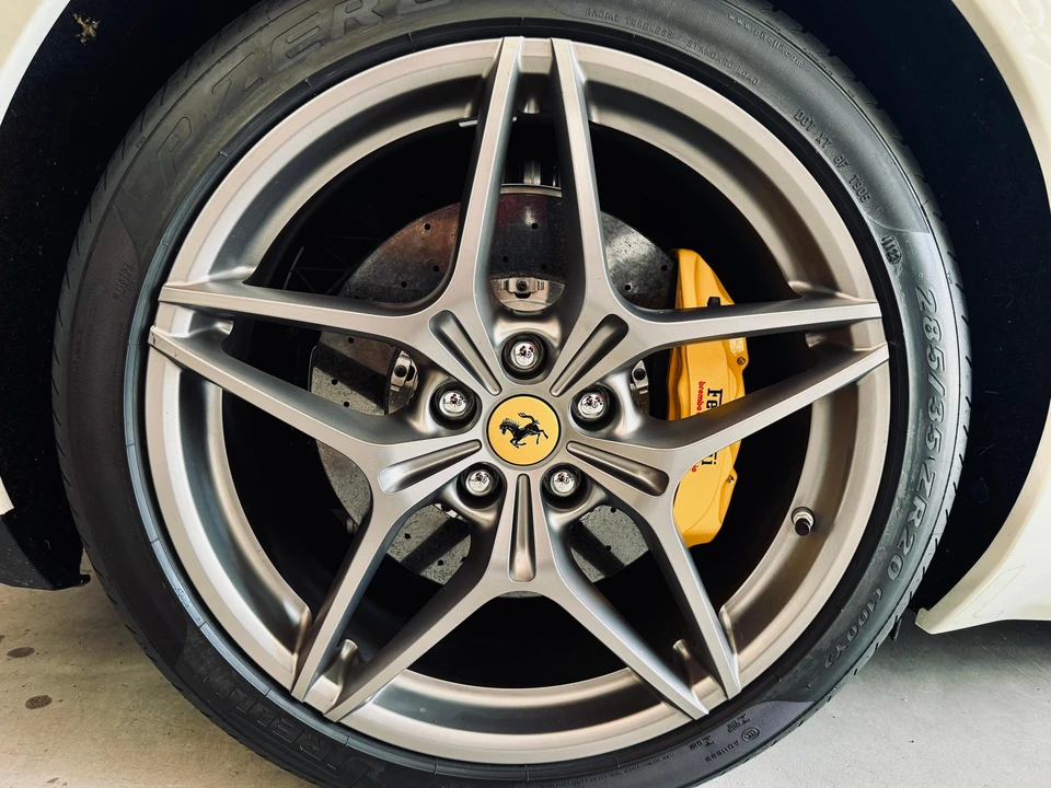 2017 Ferrari California T - Image 21 of 31