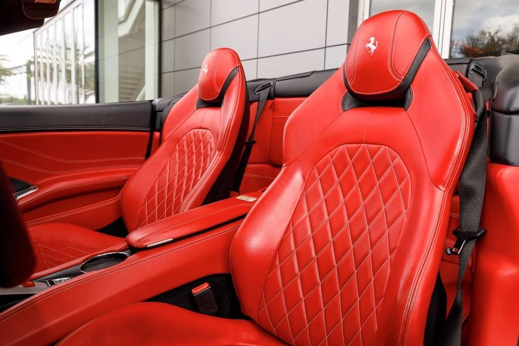 2017 Ferrari California T - Image 10 of 31