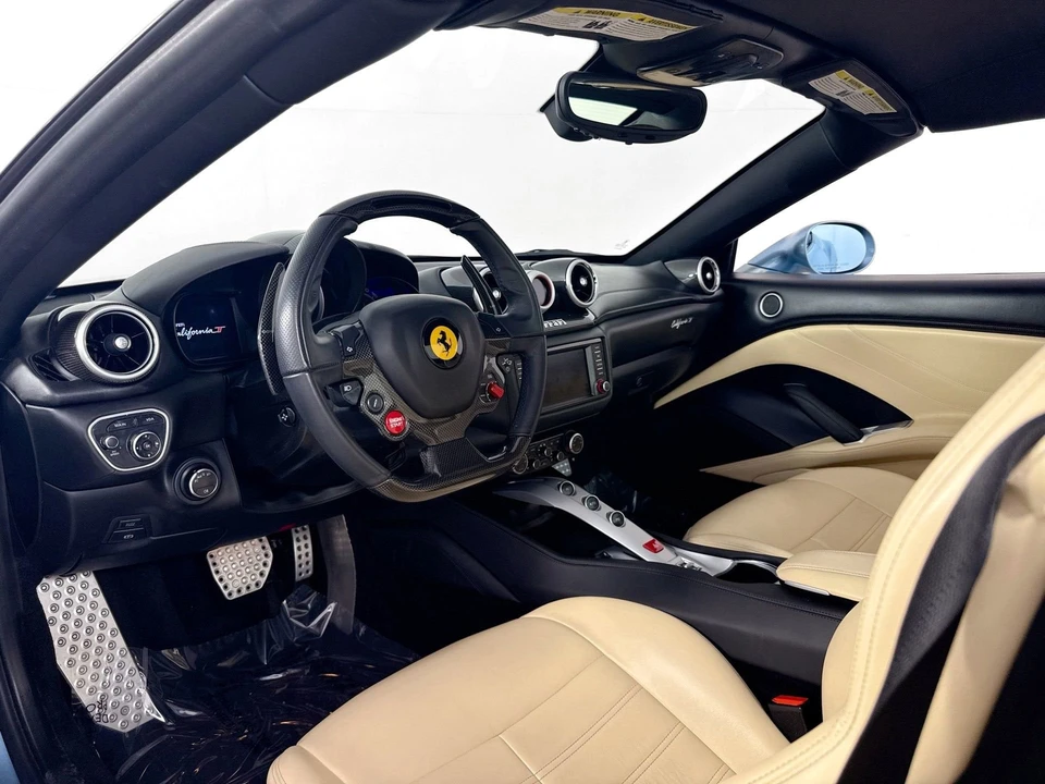2017 Ferrari California T - Image 19 of 31