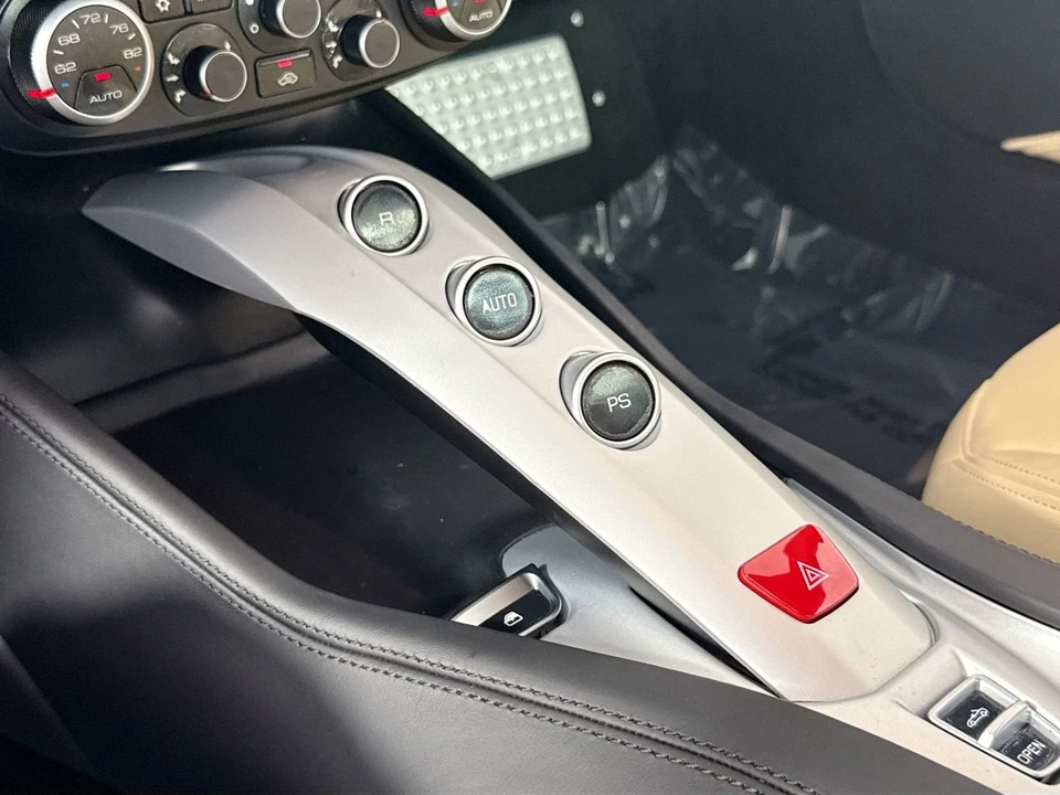 2017 Ferrari California T - Image 14 of 31
