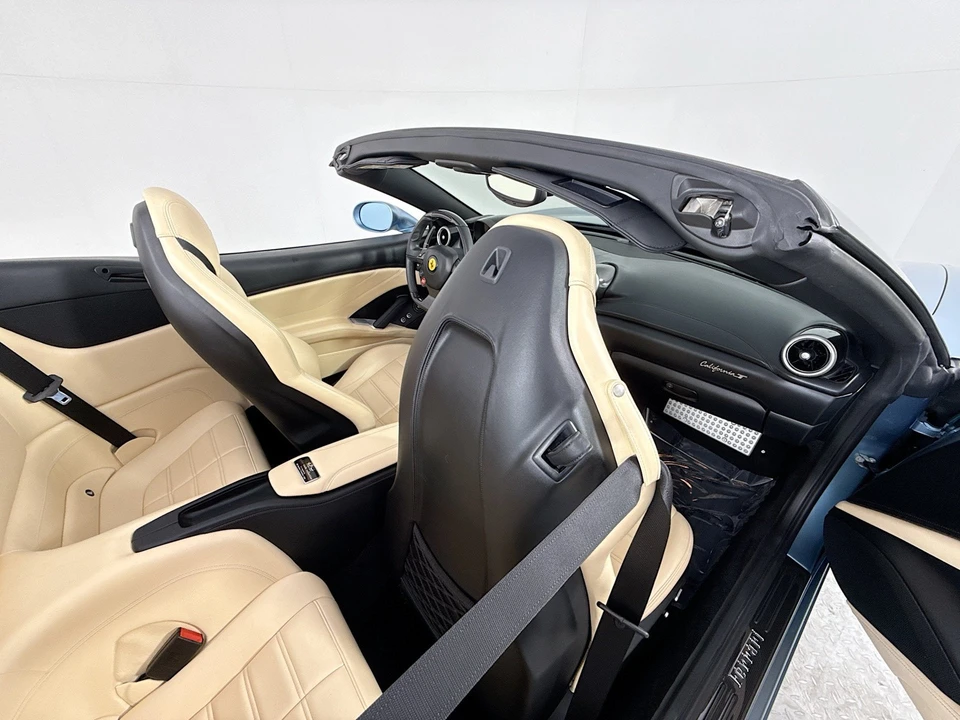 2017 Ferrari California T - Image 23 of 31