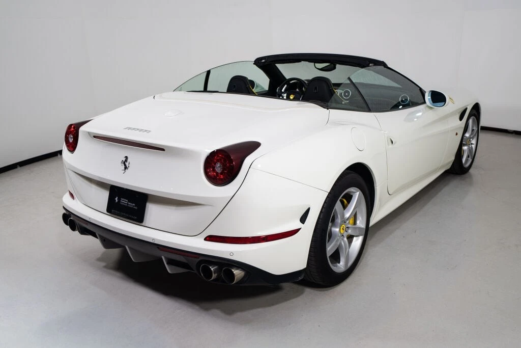 2017 Ferrari California - Image 9 of 31