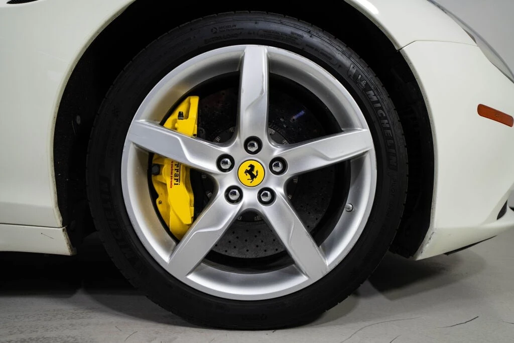 2017 Ferrari California - Image 27 of 31
