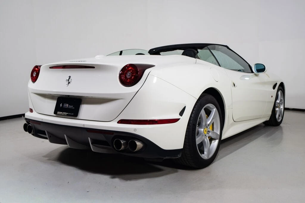 2017 Ferrari California - Image 8 of 31