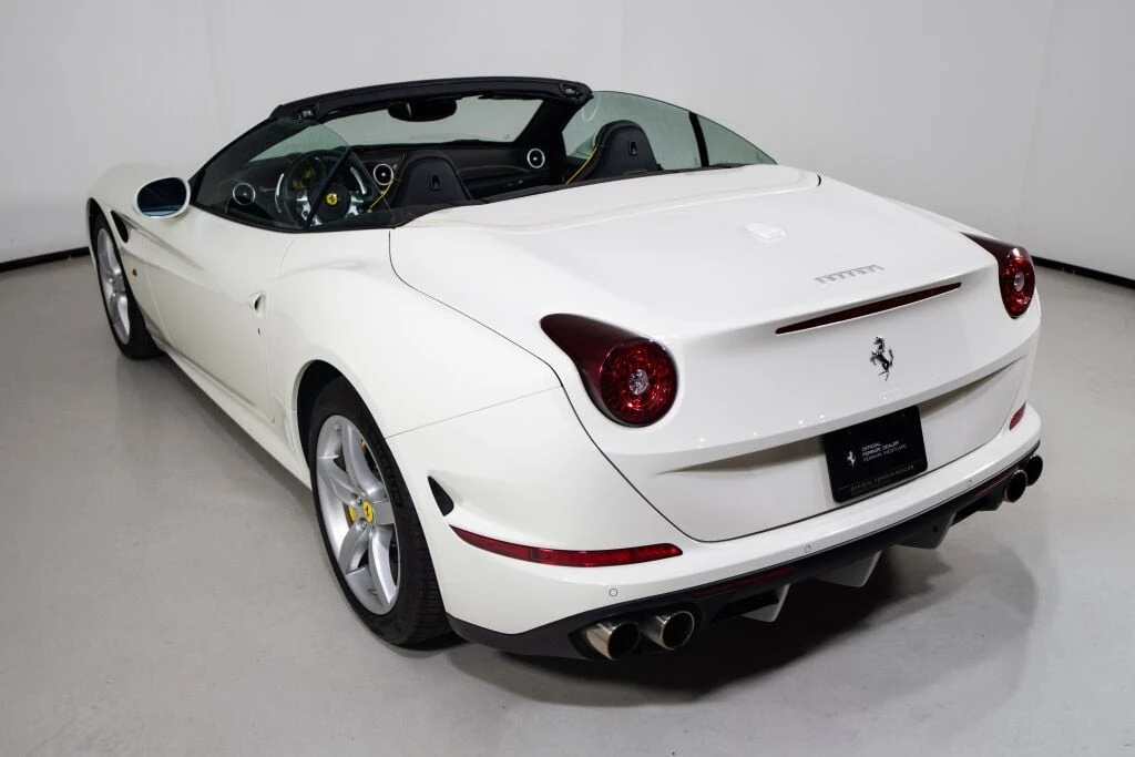 2017 Ferrari California - Image 13 of 31