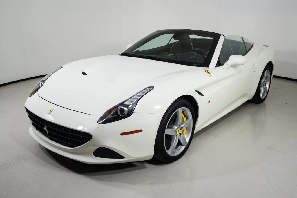 2017 Ferrari California - Image 2 of 31