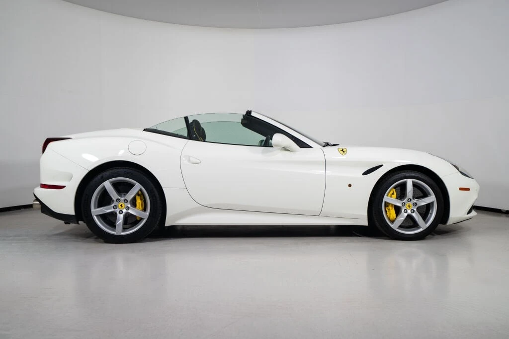 2017 Ferrari California - Image 14 of 31