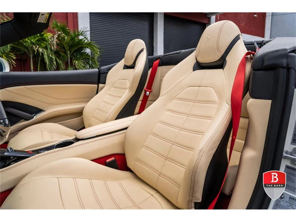 2017 Ferrari California T - Image 26 of 31